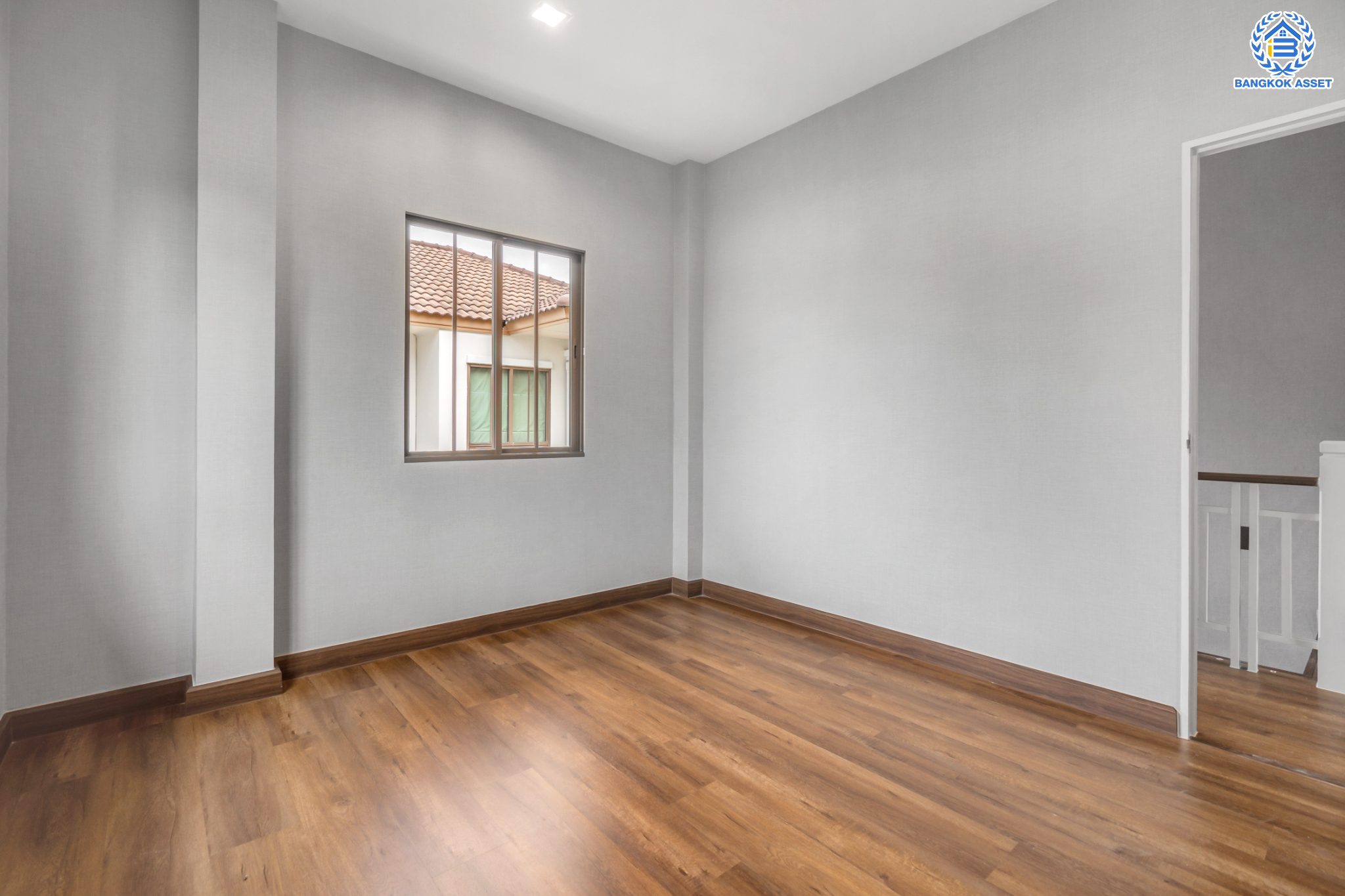 บ้านมือสองตกแต่งใหม่ แบรนด์ Sansiri ม.บุราสิริ ราชพฤกษ์-แจ้งวัฒนะ หลังมุม เนื้อที่ถึง 94.8 ตร.ว. ฟังก์ชัน 3 ห้องนอน 3 ห้องน้ำ จอดรถได้ 2 คัน รองรับชีวิตเมืองอย่างลงตัว! เชื่อมต่อถ.ราชพฤกษ์ ใกล้ Central แจ้งวัฒนะ และรถไฟฟ้าสายสีม่วง "สถานีบางรักใหญ่"